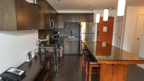 318-400 Stemwinder Drive, Kimberley, BC - Indoor Photo Showing Kitchen