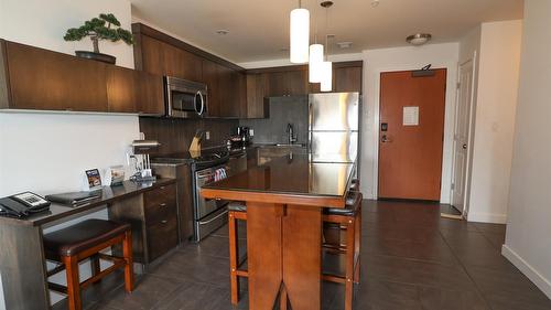 318-400 Stemwinder Drive, Kimberley, BC - Indoor Photo Showing Kitchen