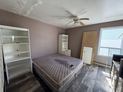 Chambre à coucher - 716 2E Rue, Murdochville, QC - Indoor Photo Showing Bedroom