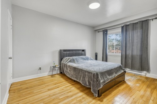 Chambre à coucher - 2427 Av. Lockhart, Montréal (Côte-Des-Neiges/Notre-Dame-De-Grâce), QC - Indoor Photo Showing Bedroom