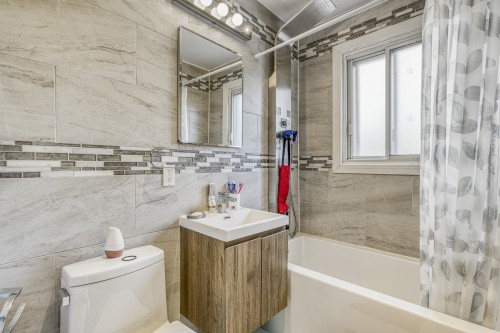 Salle de bains - 2427 Av. Lockhart, Montréal (Côte-Des-Neiges/Notre-Dame-De-Grâce), QC - Indoor Photo Showing Bathroom