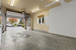 Garage - 