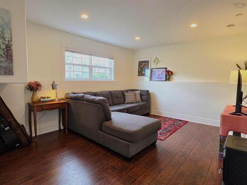 34 Lakeridge Crescent, Colby South, NS 