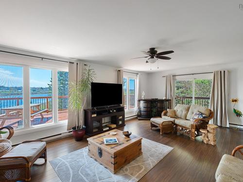 18-20 Harbourview Drive, Yarmouth, NS 