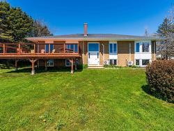 18-20 Harbourview Drive  Yarmouth, NS B5A 4C3