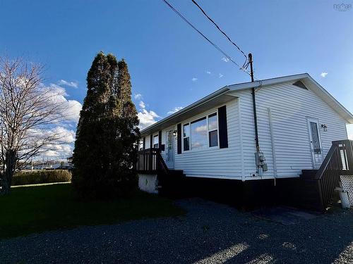 733 Sharpes Lane, New Waterford, NS 