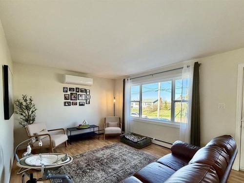 733 Sharpes Lane, New Waterford, NS 