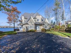 393 Cottage Lane Shortts Lake, NS B0N 1C0