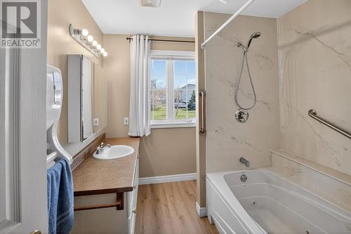 2 Rathburn Drive, Paradise, NL - Indoor Photo Showing Bathroom