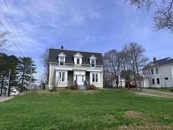 218 Fraser Street  New Glasgow, NS B2H 4J3