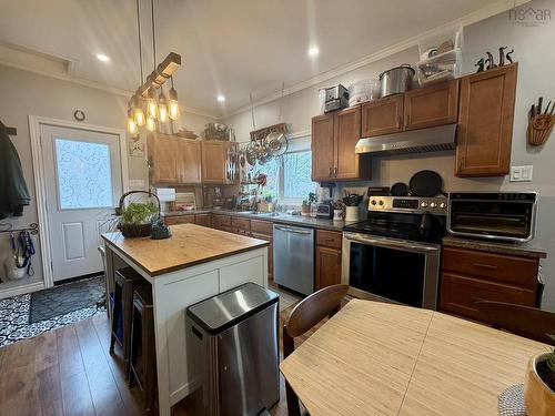 9384 Highway 7, Stillwater, NS 
