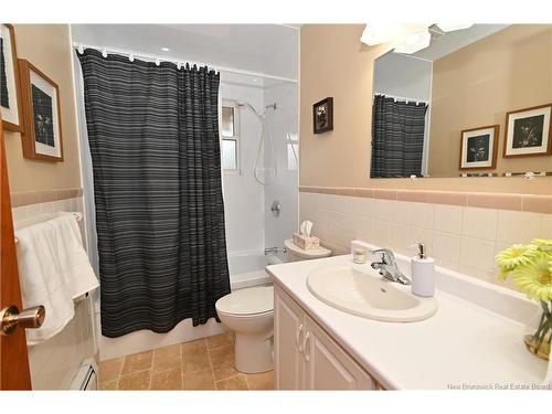 730 Irvine St, Devon, NB 