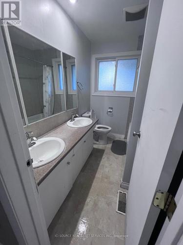 199 Dixie Crescent, Waterloo, ON - Indoor Photo Showing Bathroom