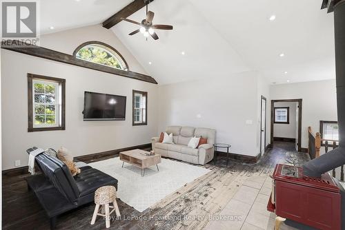 5106 5Th Line, Minto, ON - Indoor Photo Showing Living Room