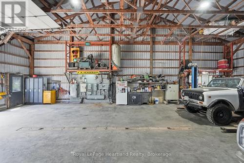 5106 5Th Line, Minto, ON - Indoor Photo Showing Garage