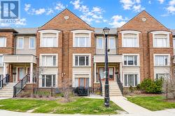 61 BURTON HOWARD DRIVE Aurora, ON L4G 0S1