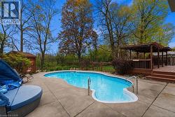 67 DALEWOOD Drive  Kitchener, ON N2A 1G3
