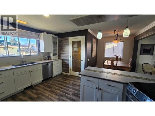 1151 Schubert Drive, Kamloops, BC - Indoor Photo Showing Kitchen With Double Sink