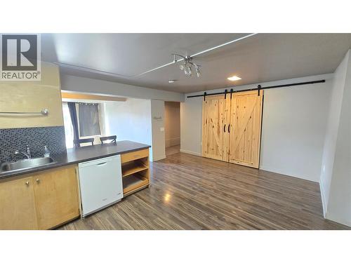 1151 Schubert Drive, Kamloops, BC - Indoor Photo Showing Kitchen