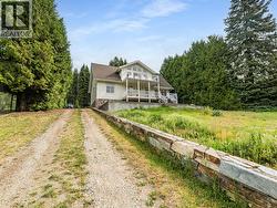 3275 Broadwater Road Robson, BC V0G 1X0