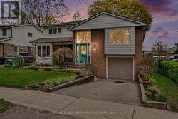 3291 CANDELA DRIVE  Mississauga, ON L5A 2V1