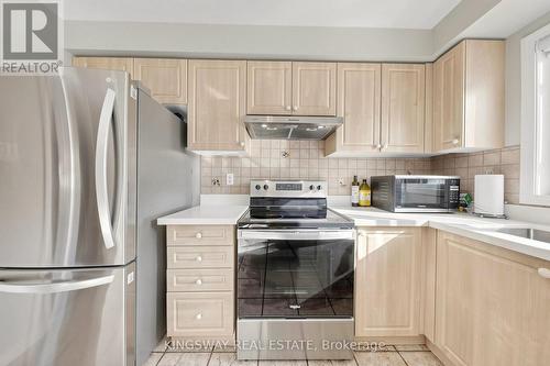 5642 Annabelle Avenue, Mississauga, ON - Indoor Photo Showing Kitchen
