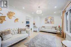 204 SHERATON COURT Oakville, ON L6L 5N3