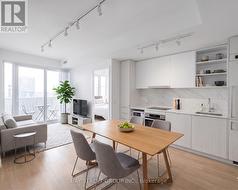 7112 - 55 COOPER STREET Toronto, ON M5E 0G1