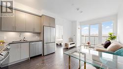 2304 - 95 ONEIDA CRESCENT  Richmond Hill, ON L4B 0H5