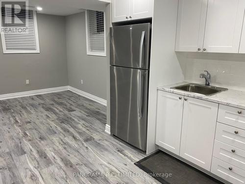 Lower - 85 Echo Ridge Crescent, Vaughan, ON - Indoor Photo Showing Kitchen