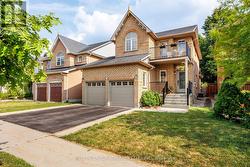 39 ENGLISH OAK DRIVE  Richmond Hill, ON L4E 3W2