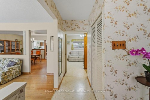 8 Underhill Drive, Toronto, ON - Indoor Photo Showing Other Room