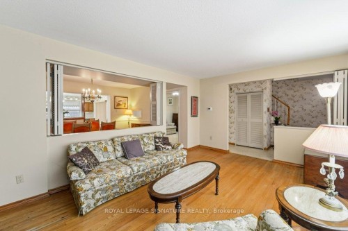 8 Underhill Drive, Toronto, ON - Indoor Photo Showing Living Room