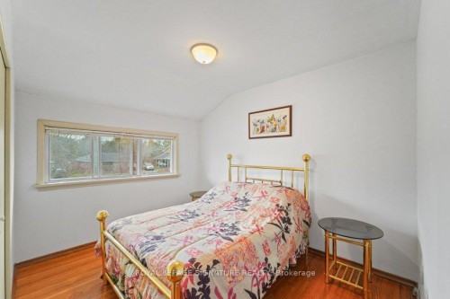 8 Underhill Drive, Toronto, ON - Indoor Photo Showing Bedroom