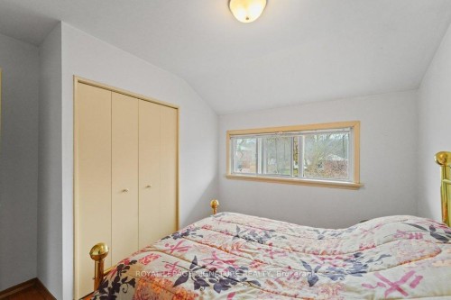 8 Underhill Drive, Toronto, ON - Indoor Photo Showing Bedroom