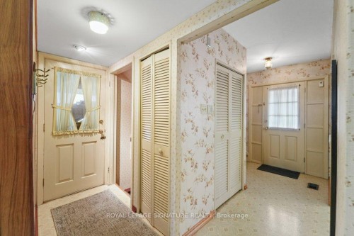 8 Underhill Drive, Toronto, ON - Indoor Photo Showing Other Room