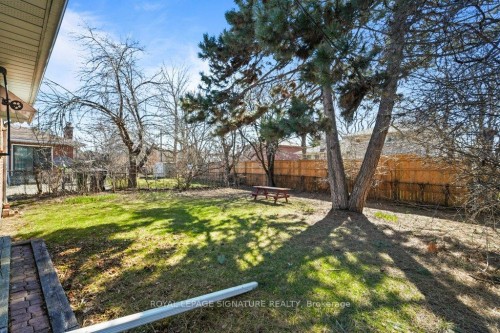 8 Underhill Drive, Toronto, ON - Outdoor