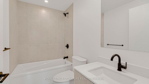 C1109-4878 Powers Common, Burlington, ON - Indoor Photo Showing Bathroom