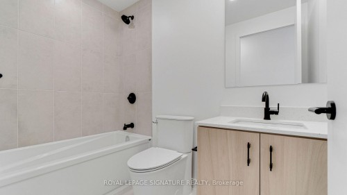C1109-4878 Powers Common, Burlington, ON - Indoor Photo Showing Bathroom