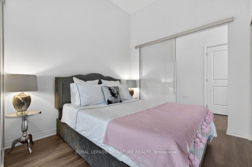 109-2301 Danforth Avenue, Toronto, ON - Indoor Photo Showing Bedroom