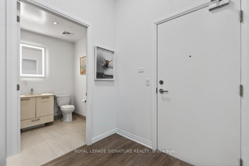 109-2301 Danforth Avenue, Toronto, ON - Indoor Photo Showing Other Room