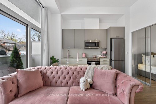 109-2301 Danforth Avenue, Toronto, ON - Indoor