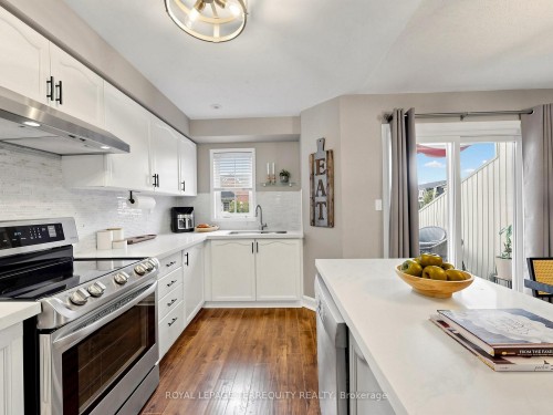 61 Sprucedale Way, Whitby, ON - Indoor Photo Showing Kitchen