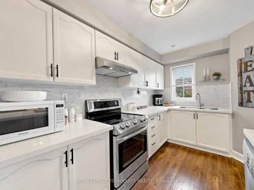 61 Sprucedale Way, Whitby, ON - Indoor Photo Showing Kitchen