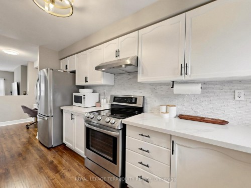61 Sprucedale Way, Whitby, ON - Indoor Photo Showing Kitchen