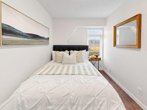 61 Sprucedale Way, Whitby, ON - Indoor Photo Showing Bedroom