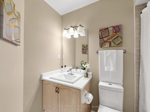 61 Sprucedale Way, Whitby, ON - Indoor Photo Showing Bathroom