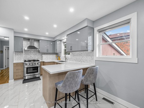 7 Jarwick Drive, Toronto, ON - Indoor Photo Showing Kitchen With Stainless Steel Kitchen With Upgraded Kitchen