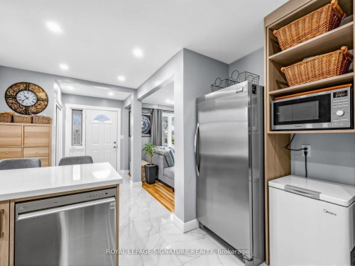 7 Jarwick Drive, Toronto, ON - Indoor Photo Showing Laundry Room