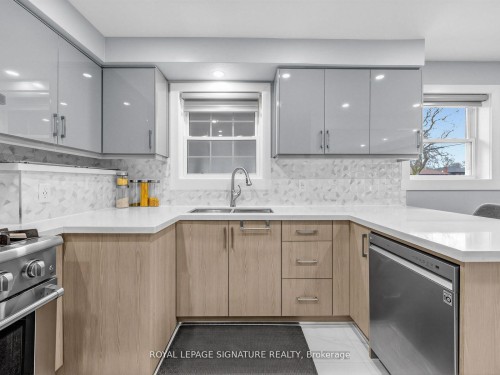7 Jarwick Drive, Toronto, ON - Indoor Photo Showing Kitchen With Stainless Steel Kitchen With Upgraded Kitchen